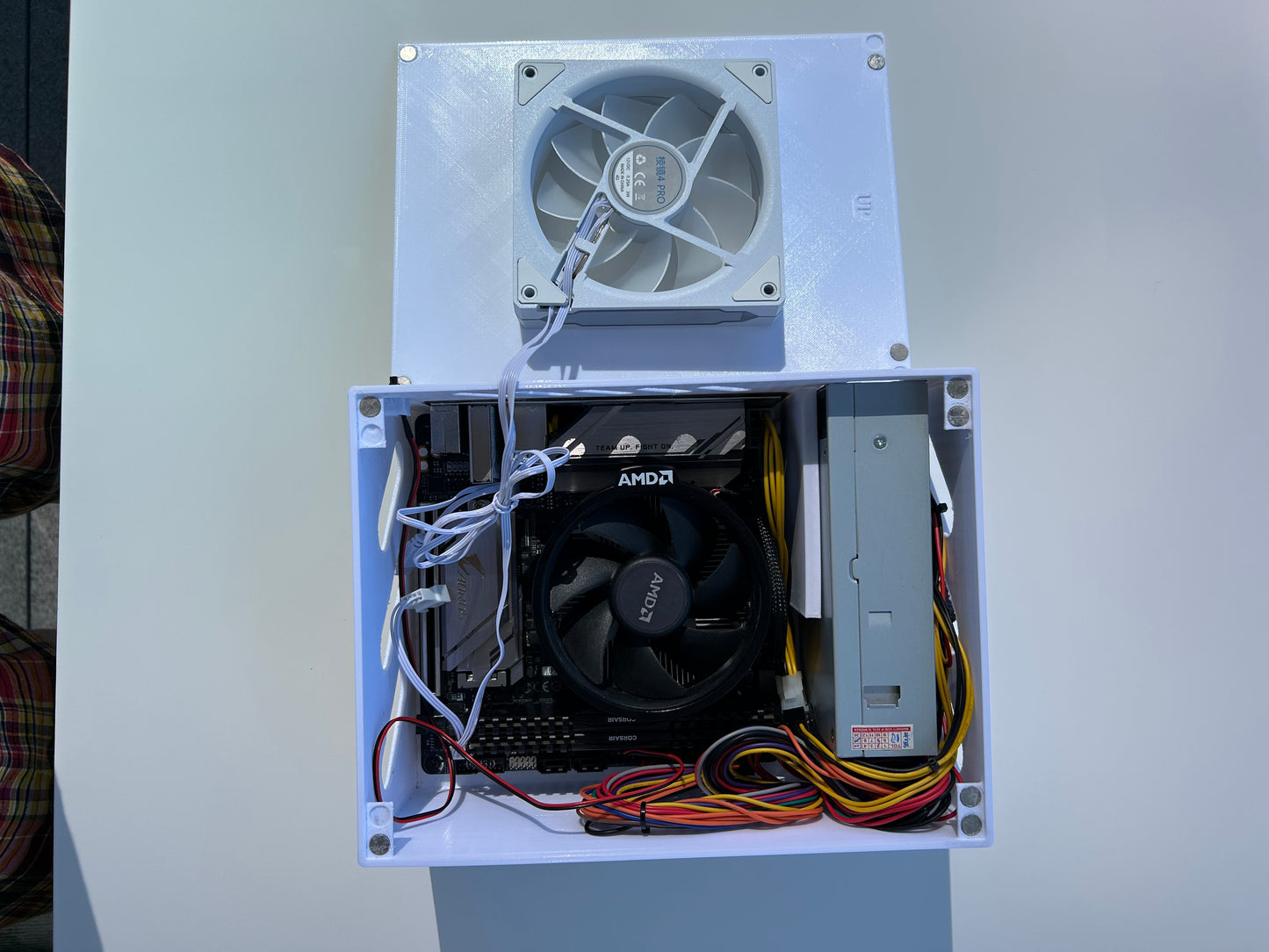 Mini itx pc case supports flex power supply