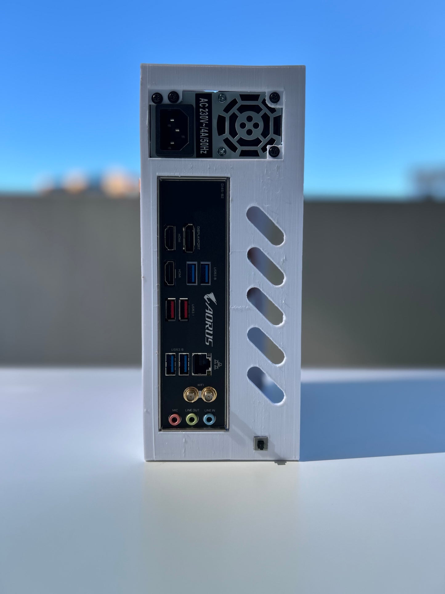 Mini itx pc case supports flex power supply